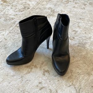Nine West gently used leather heeled booties